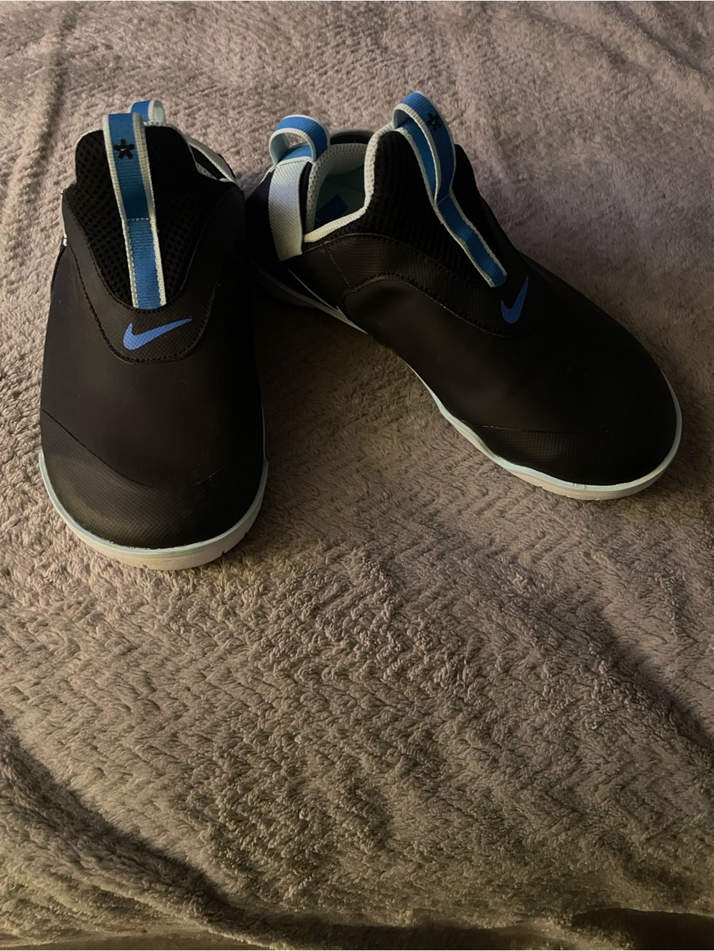 Women’s Nike Air Zoom Pulse Nurse like new condition size 6.